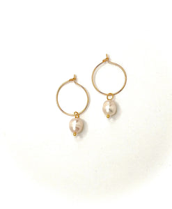 Cultured Potato Pearl Mini Hoop 18k