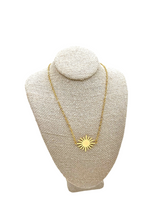 Load image into Gallery viewer, Starburst Choker Necklace 18k