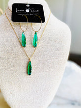 Load image into Gallery viewer, Faceted Emerald Hoop Earrings