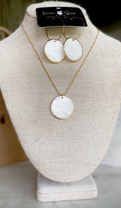 Mother of Pearl Round Necklace